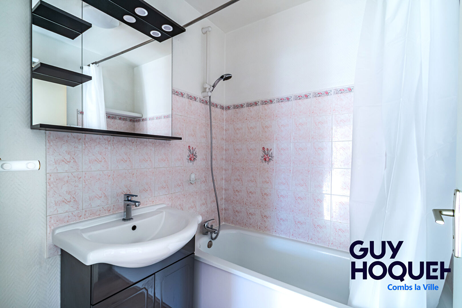 Appartement F3 en vente à COMBS LA VILLE _ Avec terrasse et BOX.