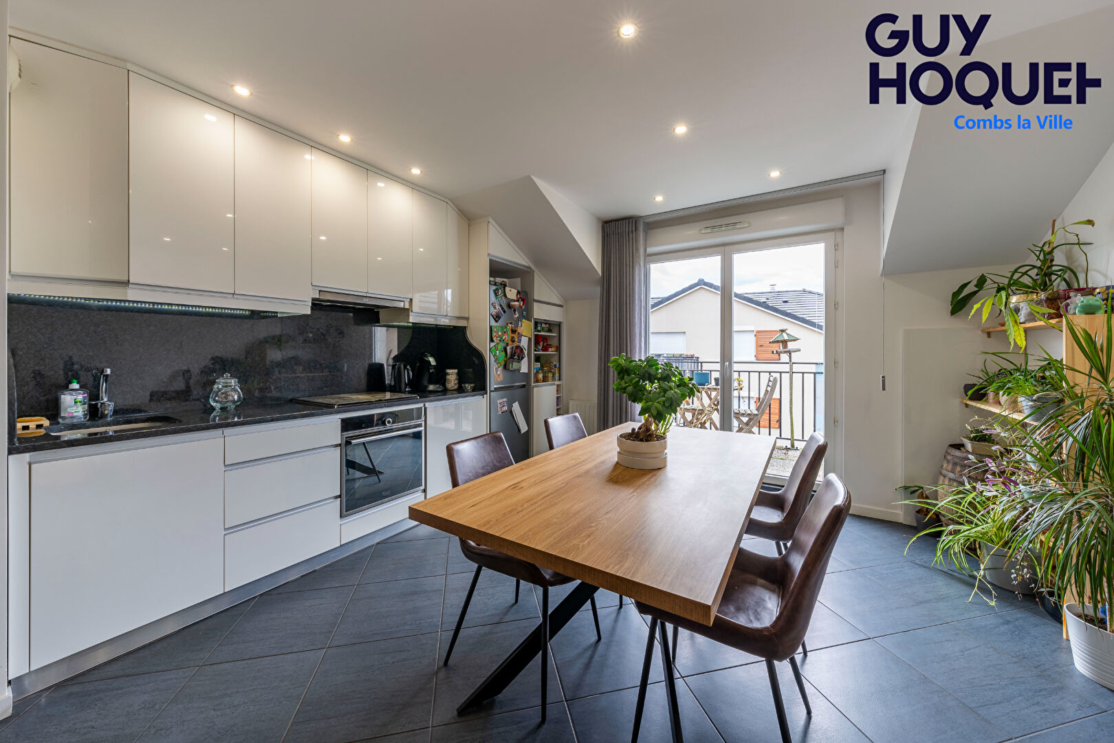 LOCATION : appartement T4 (71 m²) à QUINCY SOUS SENART