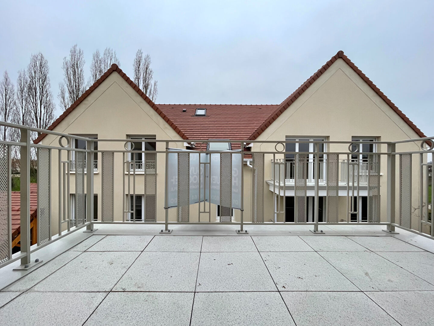 Appartement F2 (47 m²) en location à SAVIGNY LE TEMPLE