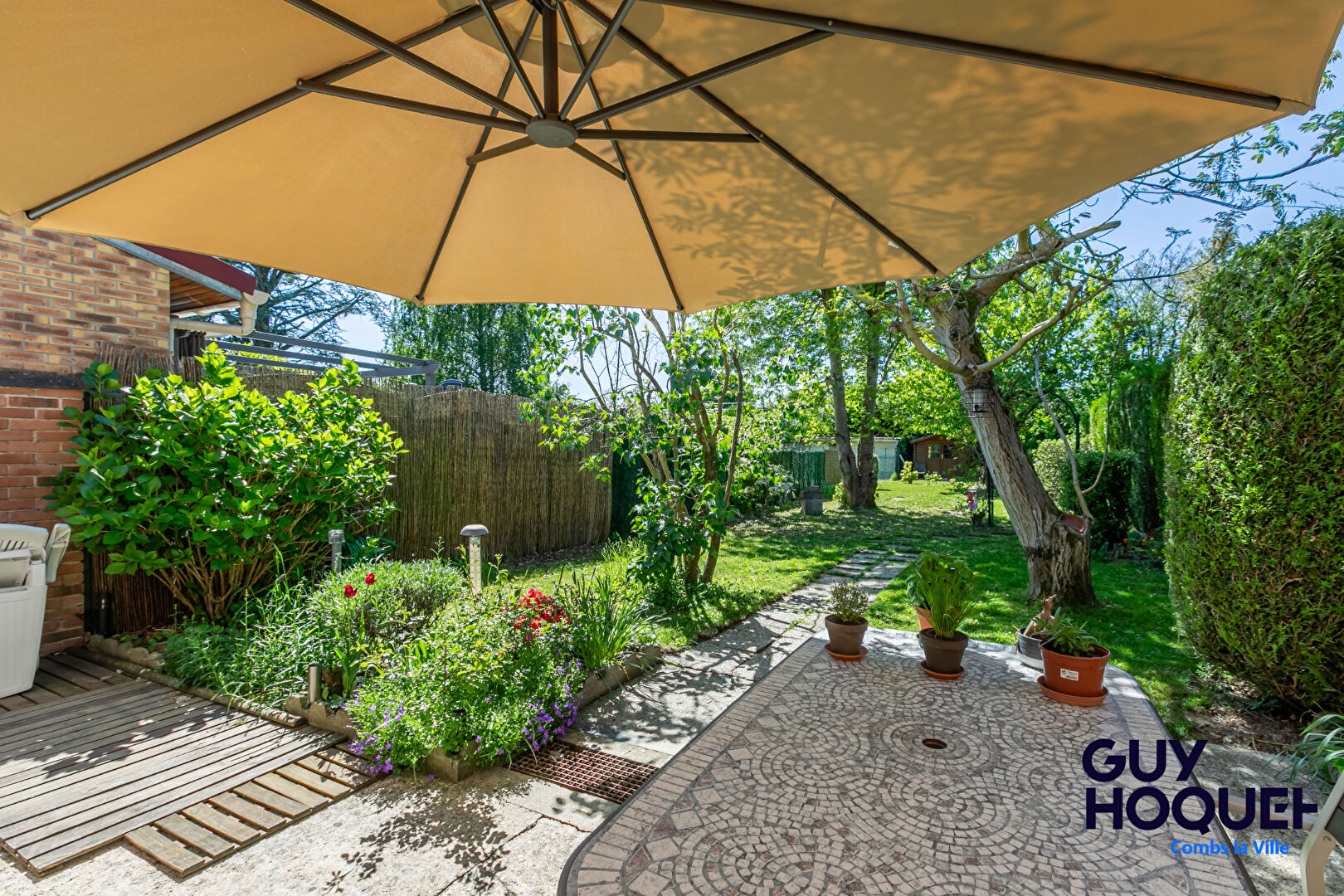 Maison à vendre à COMBS LA VILLE - 5 pièces, 3 chambres et 2 bureaux