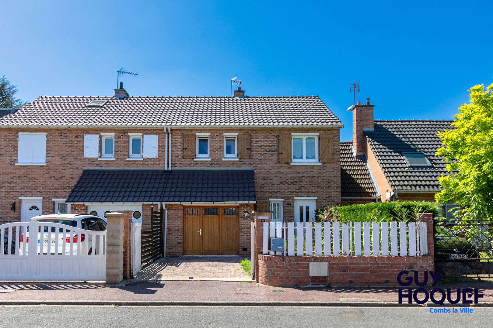 Maison à vendre à COMBS LA VILLE - 5 pièces, 3 chambres et 2 bureaux