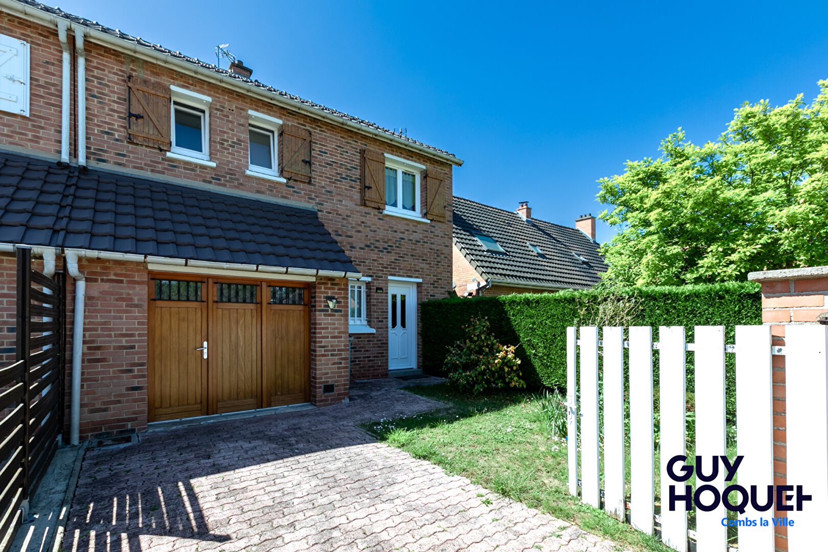 Maison à vendre à COMBS LA VILLE - 5 pièces, 3 chambres et 2 bureaux