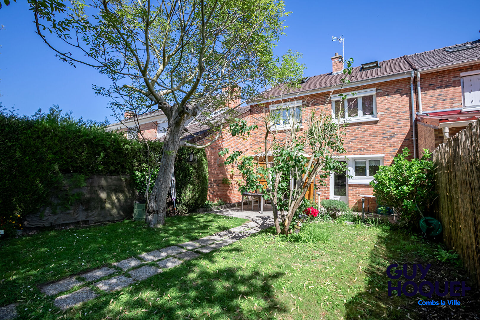 Maison à vendre à COMBS LA VILLE - 5 pièces, 3 chambres et 2 bureaux