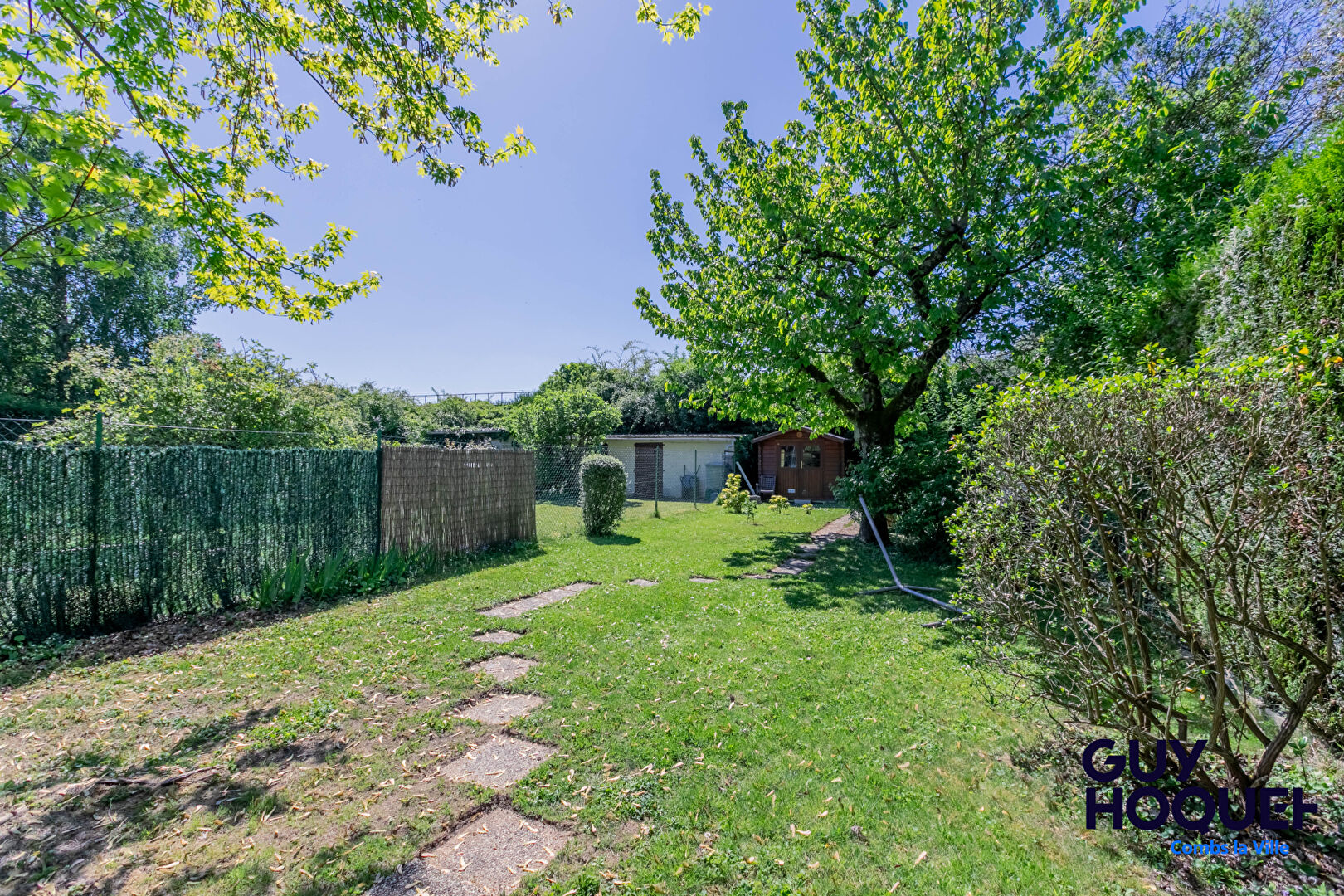 Maison à vendre à COMBS LA VILLE - 5 pièces, 3 chambres et 2 bureaux