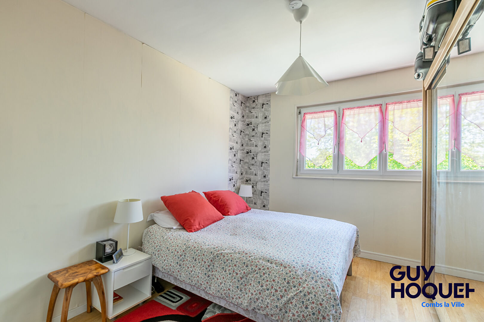 Maison à vendre à COMBS LA VILLE - 5 pièces, 3 chambres et 2 bureaux