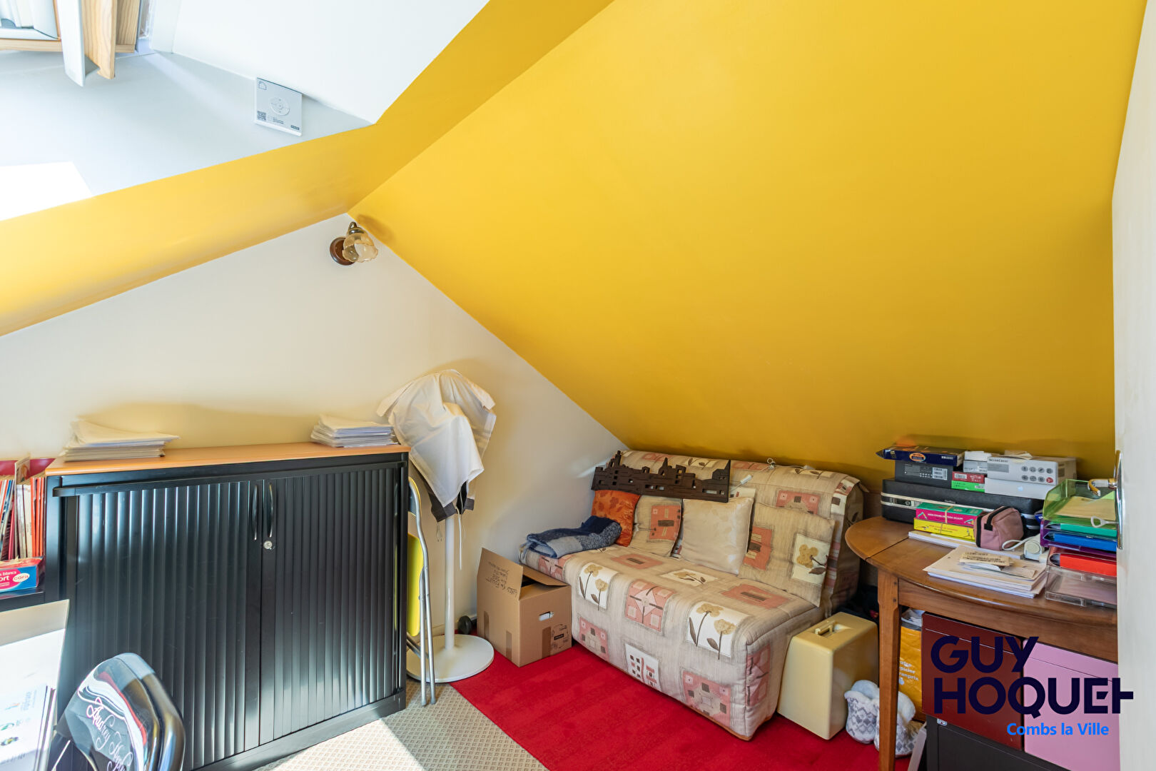 Maison à vendre à COMBS LA VILLE - 5 pièces, 3 chambres et 2 bureaux