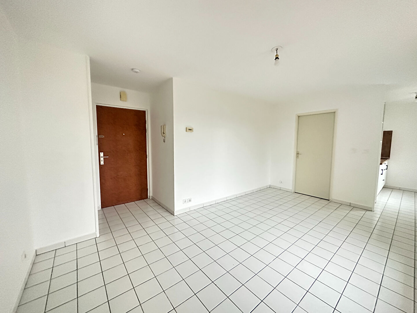 Appartement 1 pièce à louer à Combs la Ville - Réf. 805304
