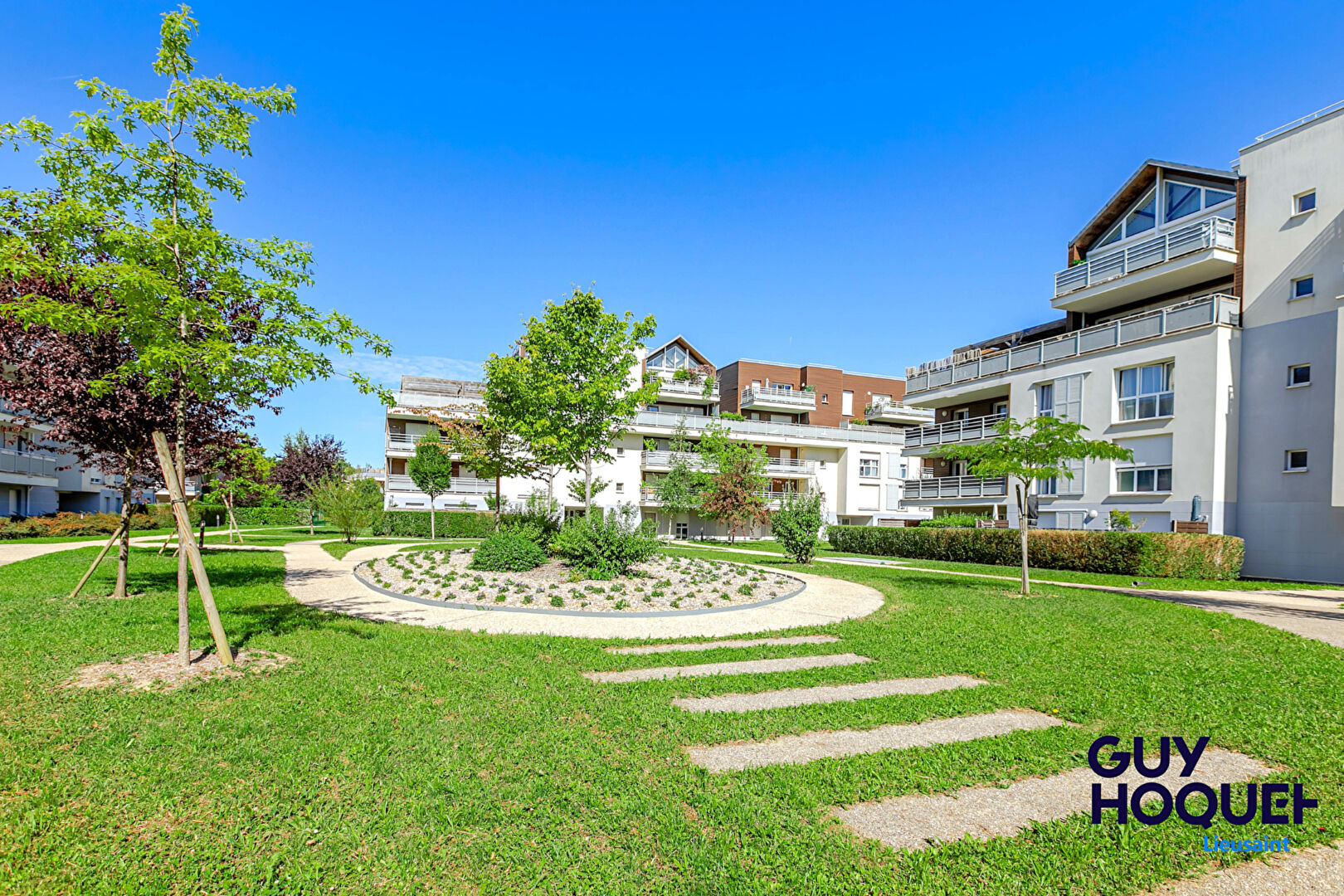 À vendre : Appartement 4 pièces à LIEUSAINT _  Terrasses / 4 stationnements.