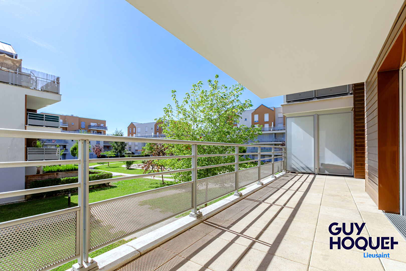 À vendre : Appartement 4 pièces à LIEUSAINT _  Terrasses / 4 stationnements.