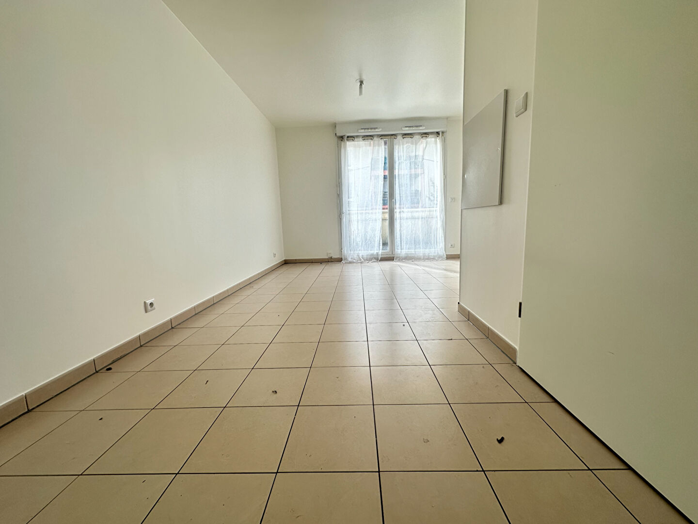 Appartement T1 à louer en rez-de-chaussée à Savigny-le-Temple - Exclusivité Guy Hoquet