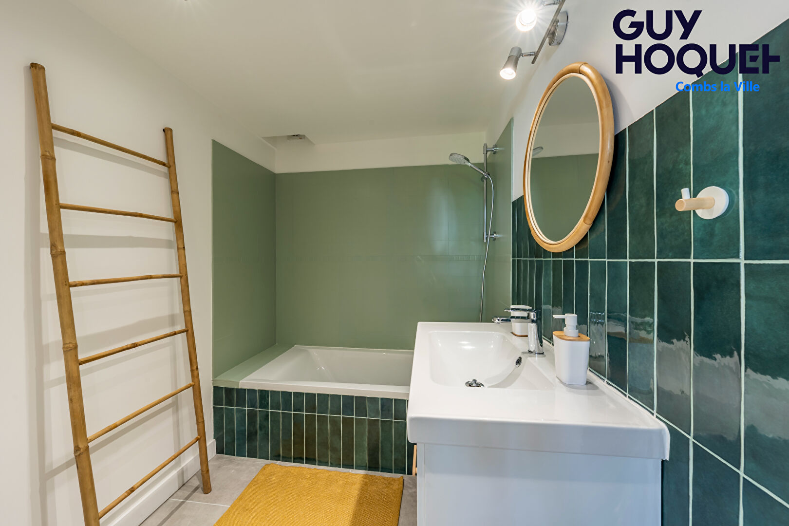 BOUSSY SAINT ANTOINE : maison de 6 pièces (140 m²) en vente