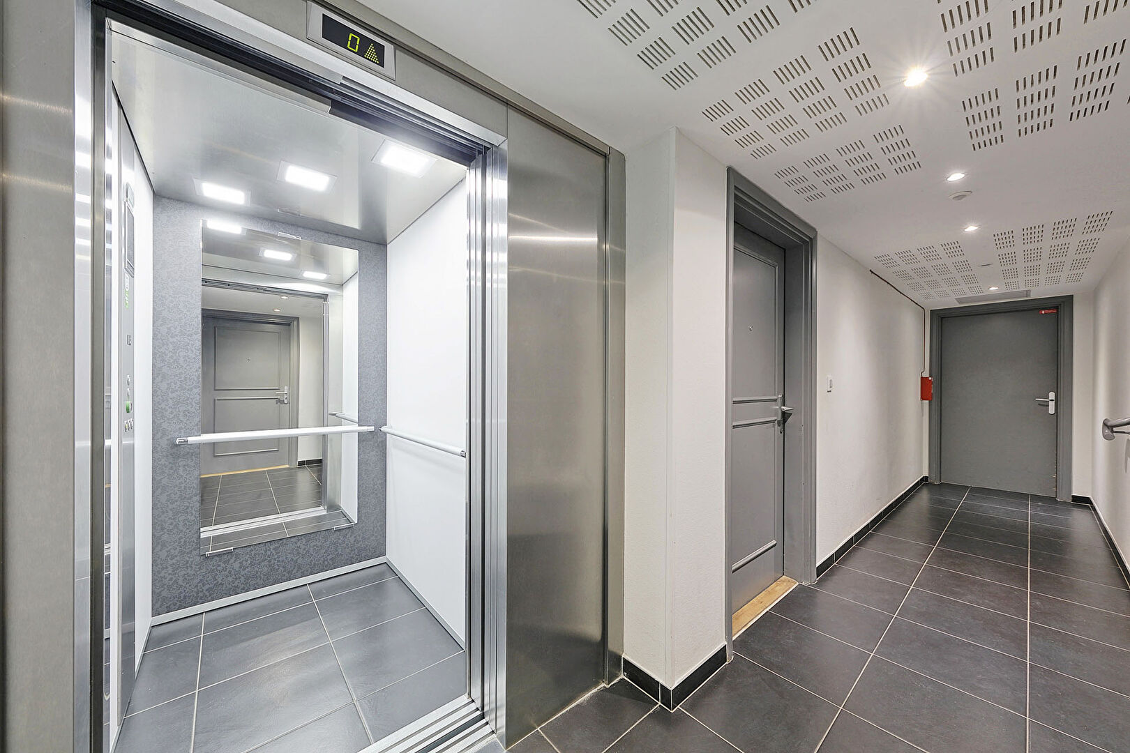 À vendre : Appartement T2 à VERT SAINT DENIS / Ascenseur / Dernier étage