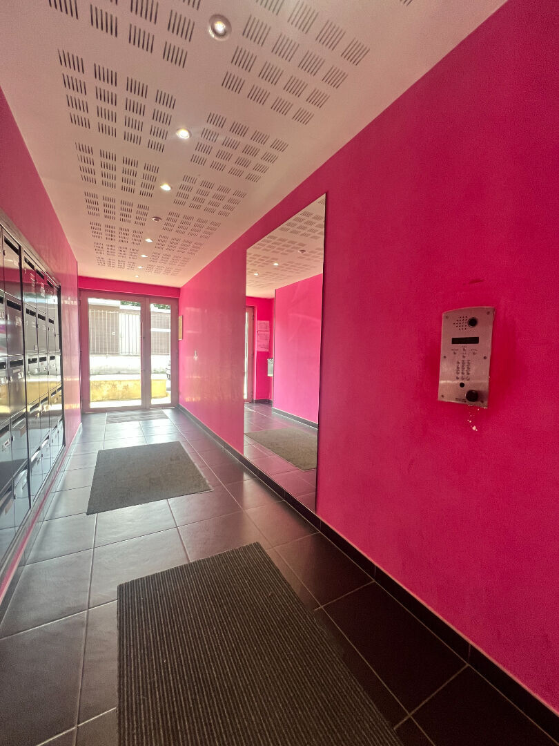 À vendre : Appartement T2 à VERT SAINT DENIS / Ascenseur / Dernier étage