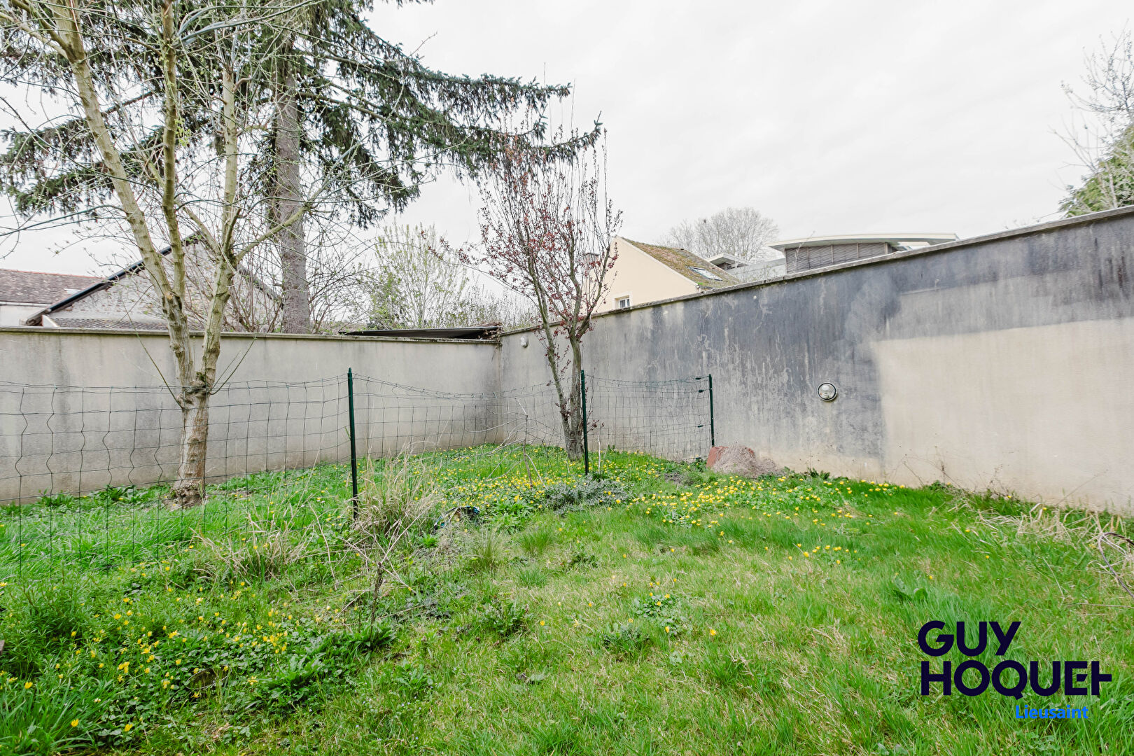 Appartement Lieusaint  appartement 2 pièce(s) 40 m2 avec Box, Place de parking et jardin !