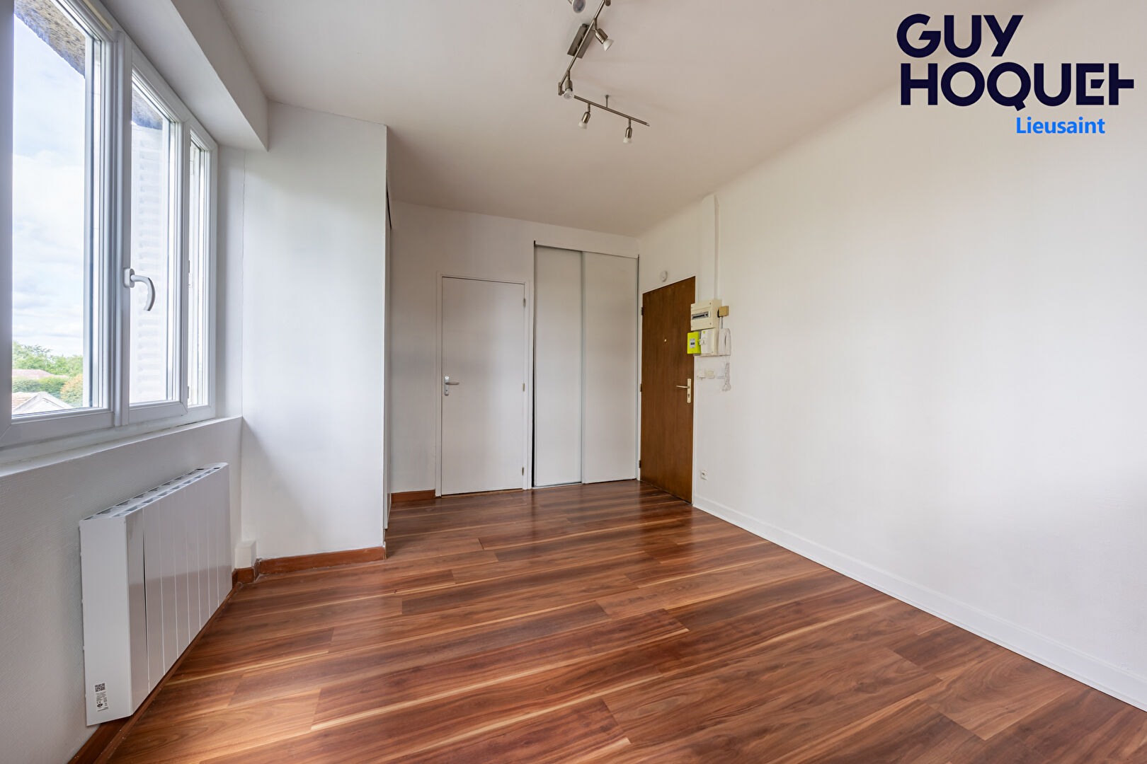 à Vendre, appartement F1 à MOISSY CRAMAYEL - Studio