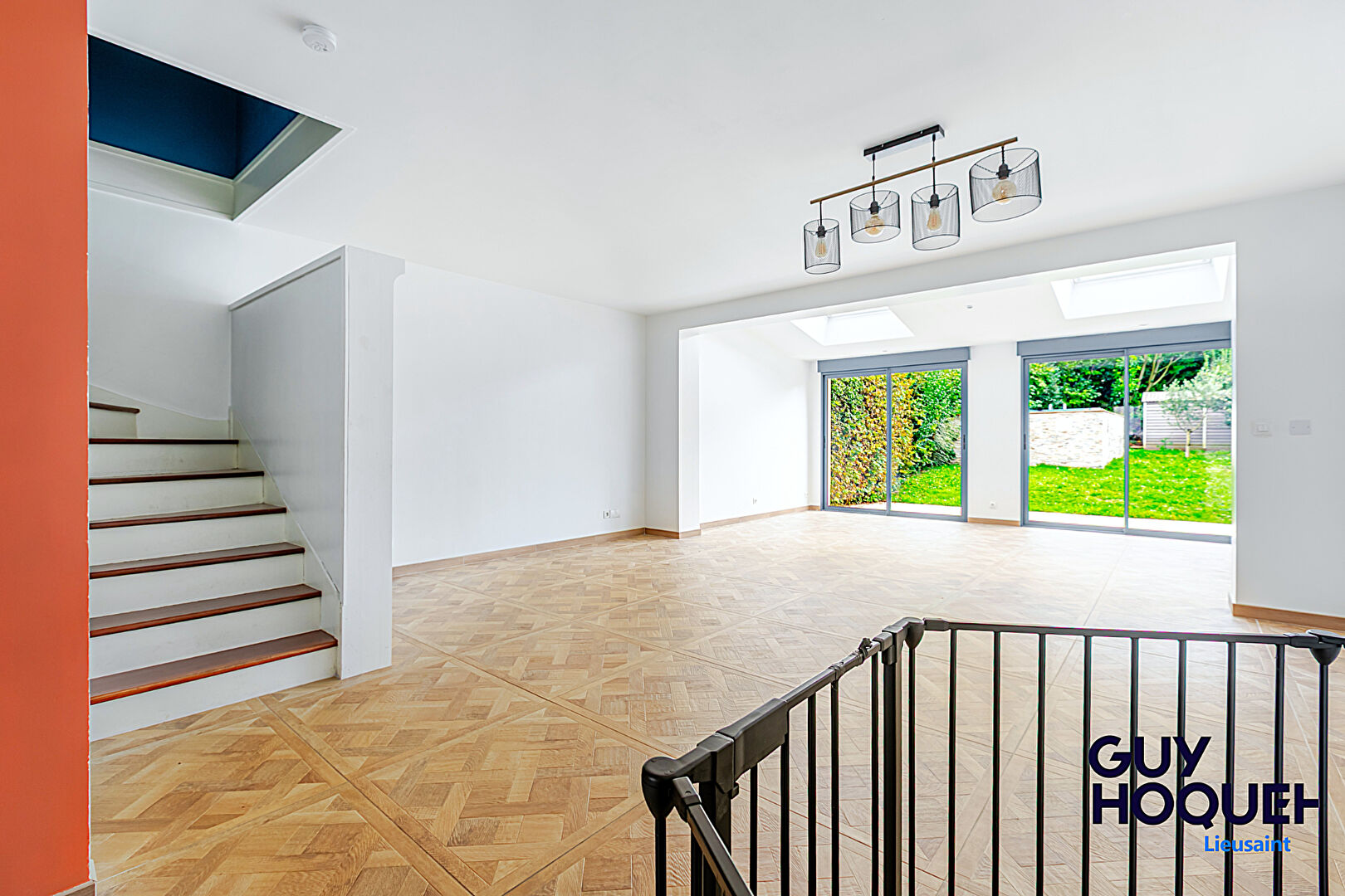 Maison spacieuse à vendre à Lieusaint - 5 chambres avec piscine -Séjour 55 m².