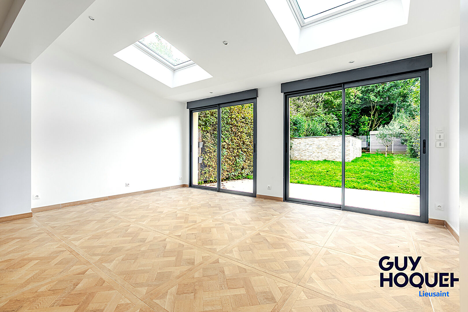 Maison spacieuse à vendre à Lieusaint - 5 chambres avec piscine -Séjour 55 m².