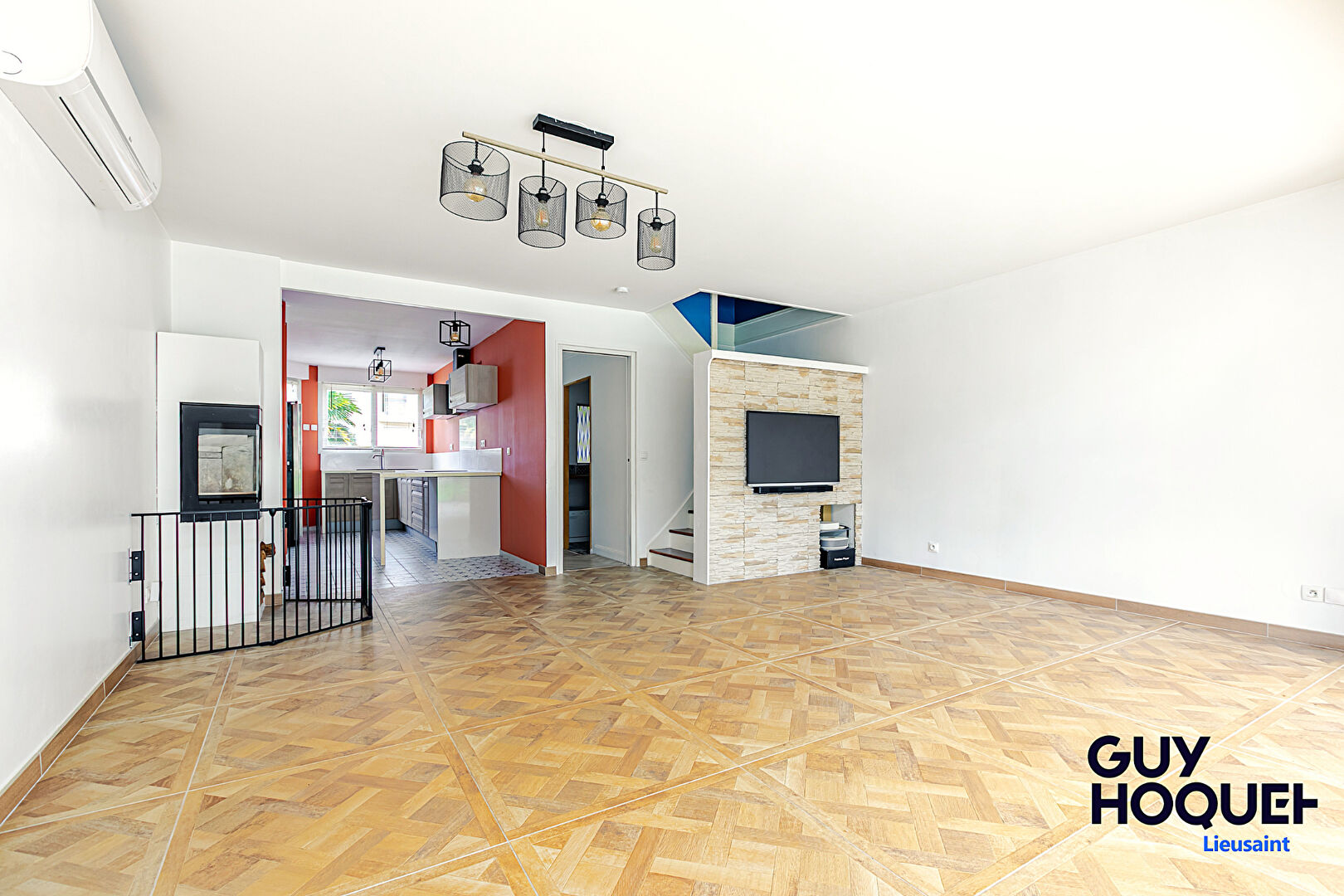 Maison spacieuse à vendre à Lieusaint - 5 chambres avec piscine -Séjour 55 m².