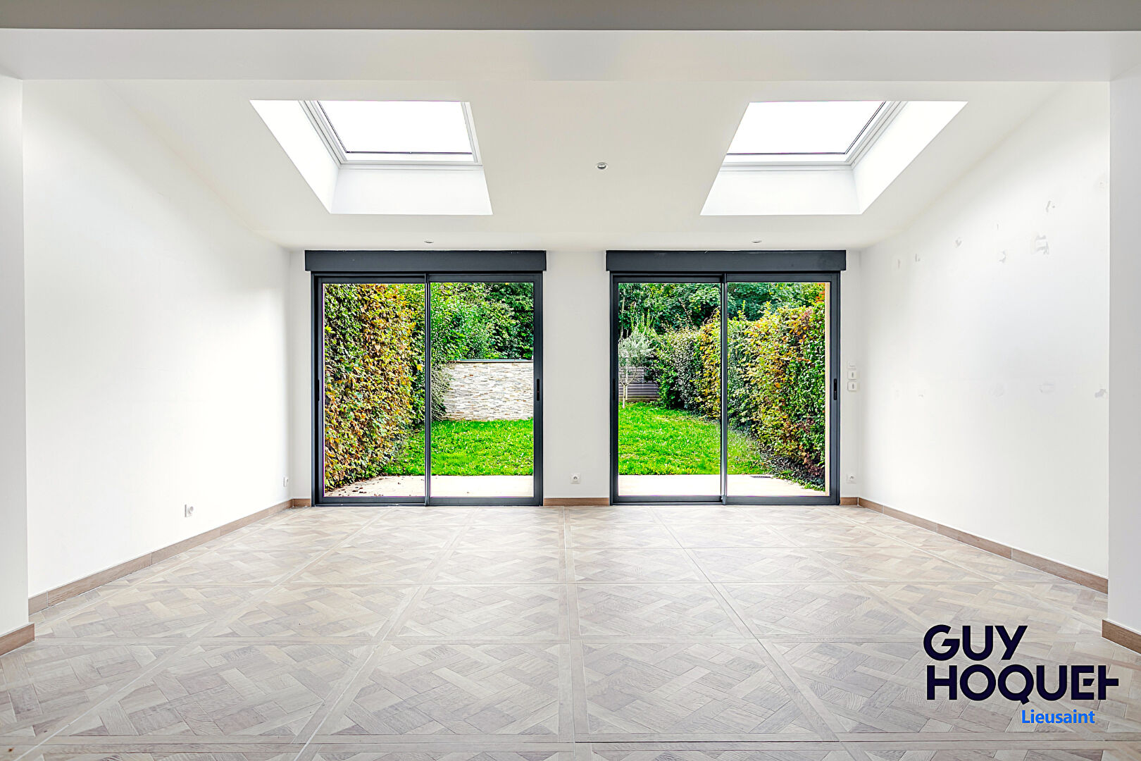 Maison spacieuse à vendre à Lieusaint - 5 chambres avec piscine -Séjour 55 m².