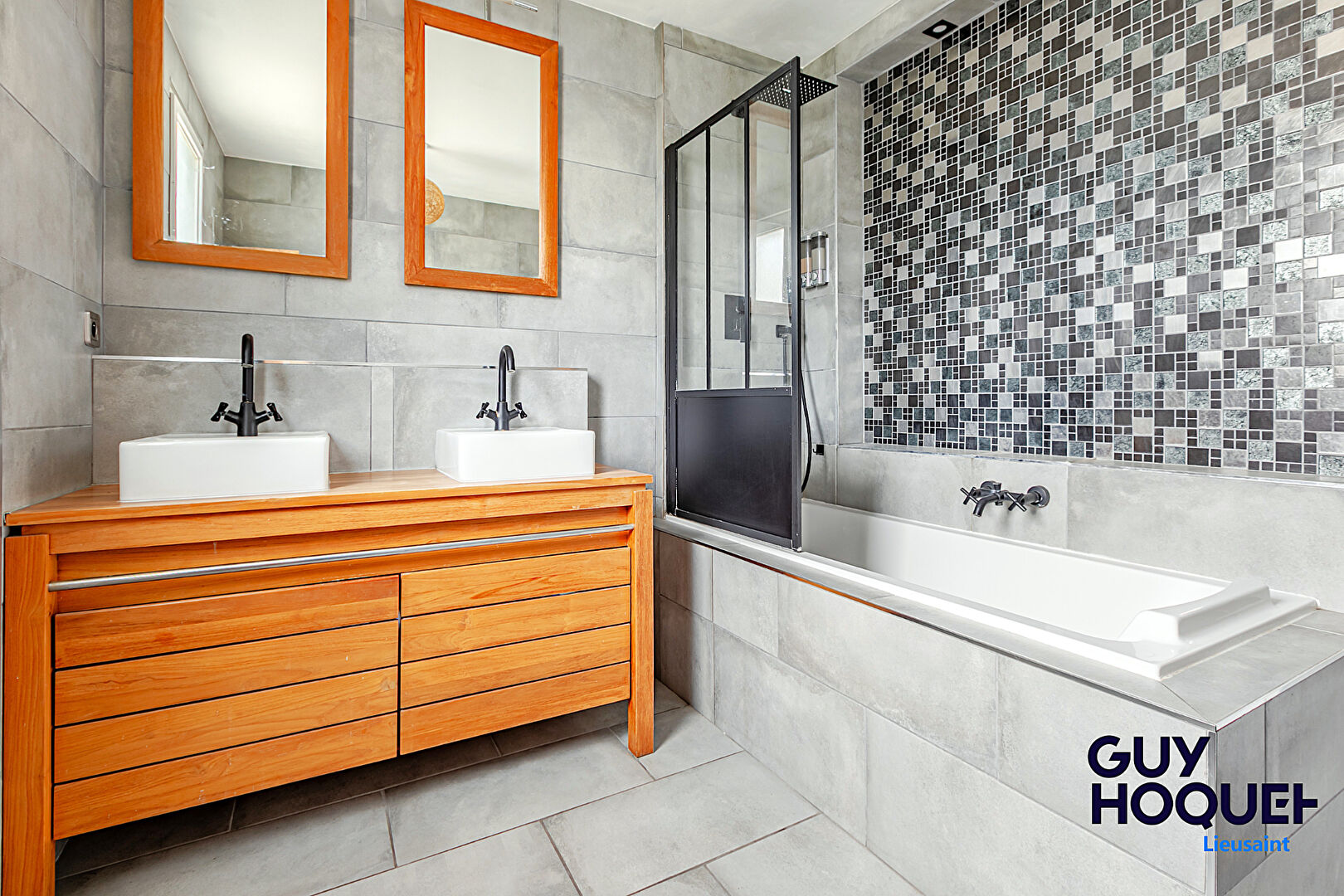 Maison spacieuse à vendre à Lieusaint - 5 chambres avec piscine -Séjour 55 m².