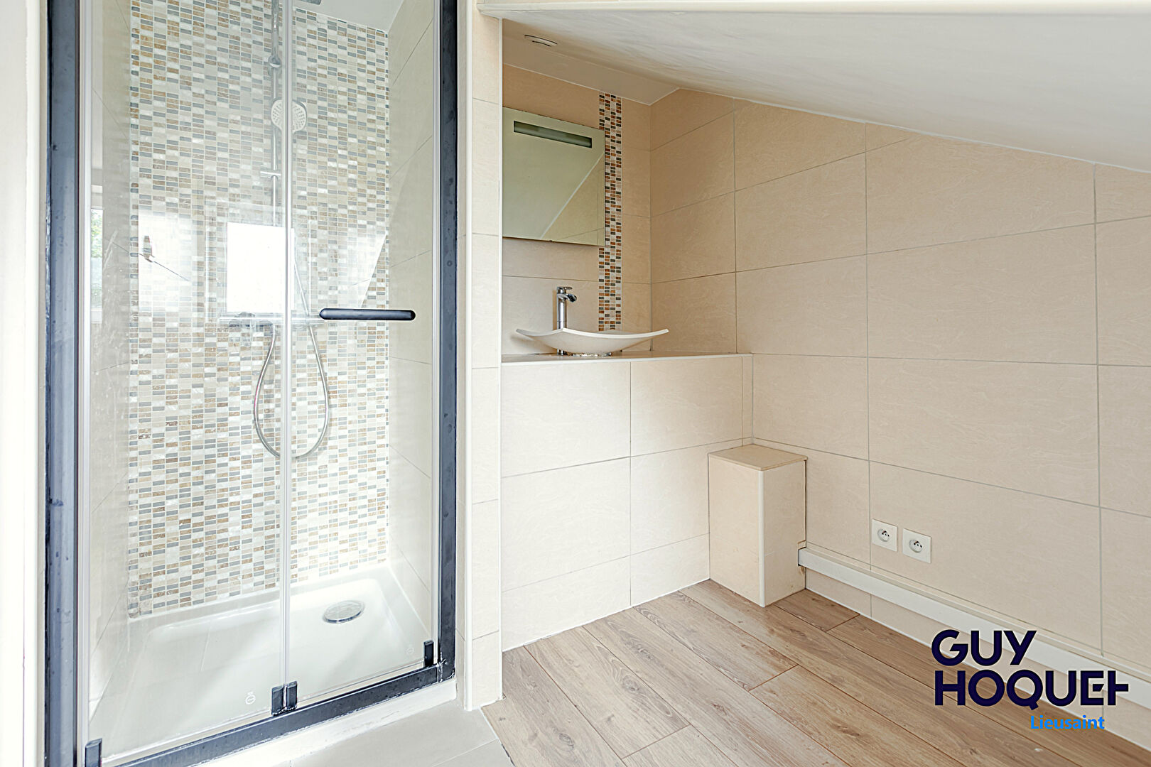 Maison spacieuse à vendre à Lieusaint - 5 chambres avec piscine -Séjour 55 m².