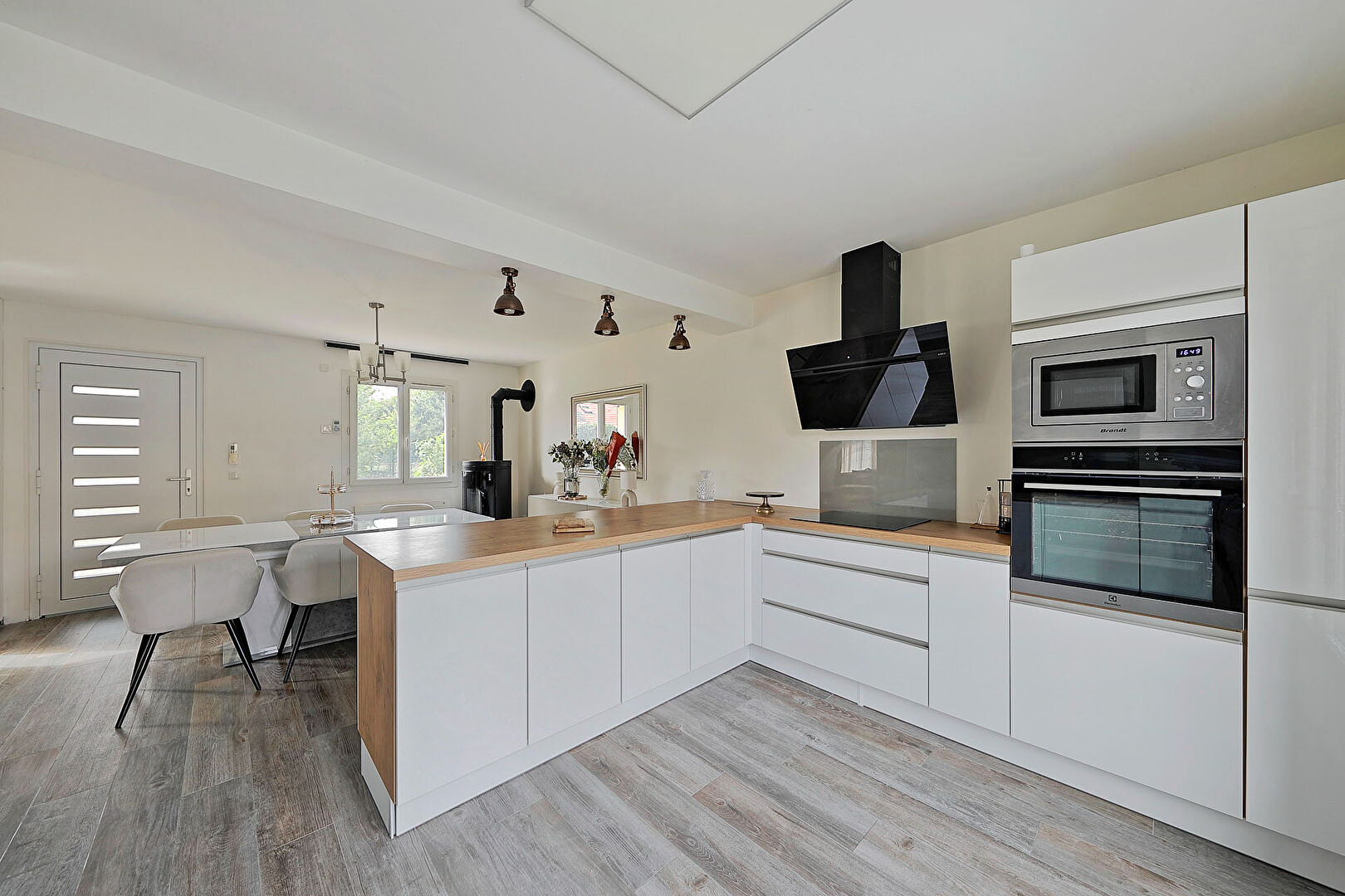 MAISON INDIVIDUELLE SANS VIS-A-VIS à Lieusaint  !!