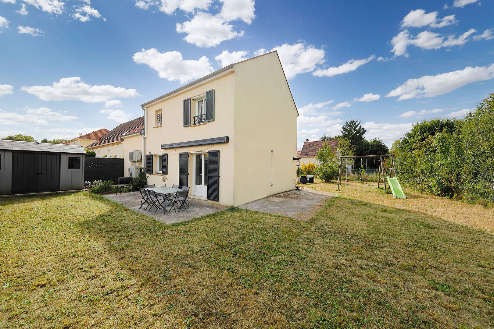 MAISON INDIVIDUELLE SANS VIS-A-VIS à Lieusaint  !!