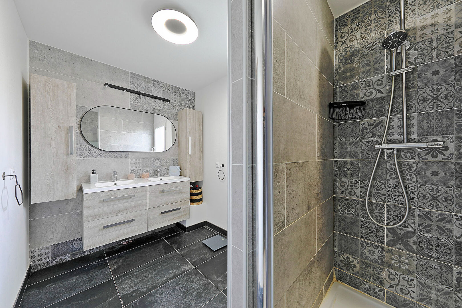 MAISON INDIVIDUELLE SANS VIS-A-VIS à Lieusaint  !!