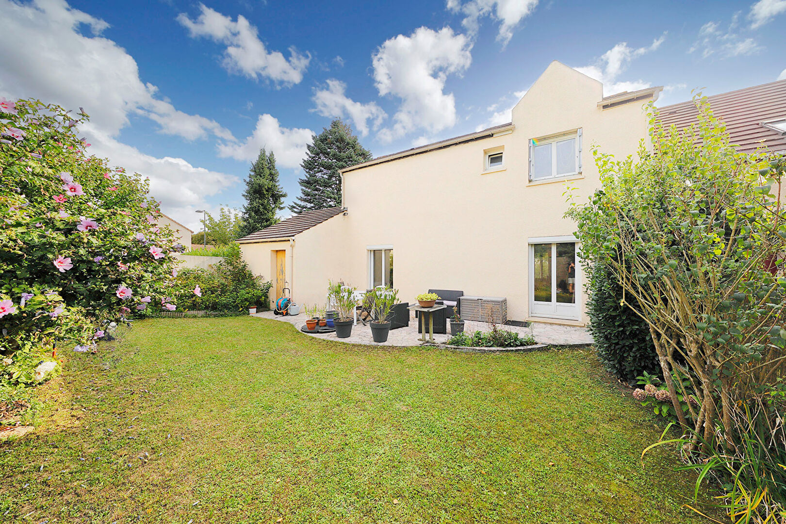 Maison 96m² de 3 chambres à vendre à Lieusaint  // RAVALEMENT FAIT !