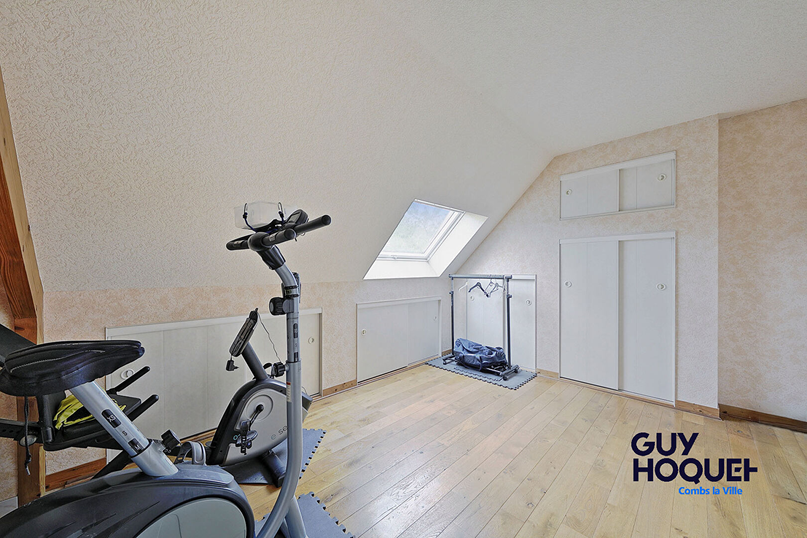 Maison à vendre à Combs-la-Ville - 4 chambres - sous-sol total