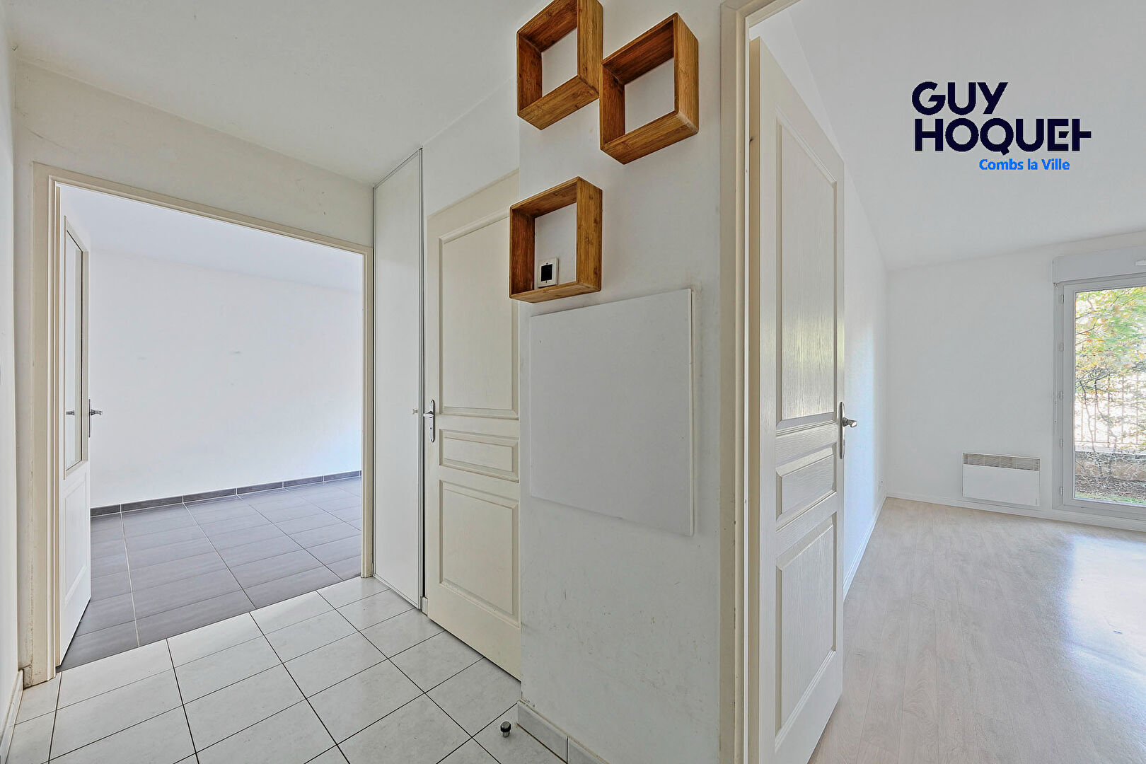 À vendre : Appartement 2 pièces à COMBS LA VILLE avec terrasse et box