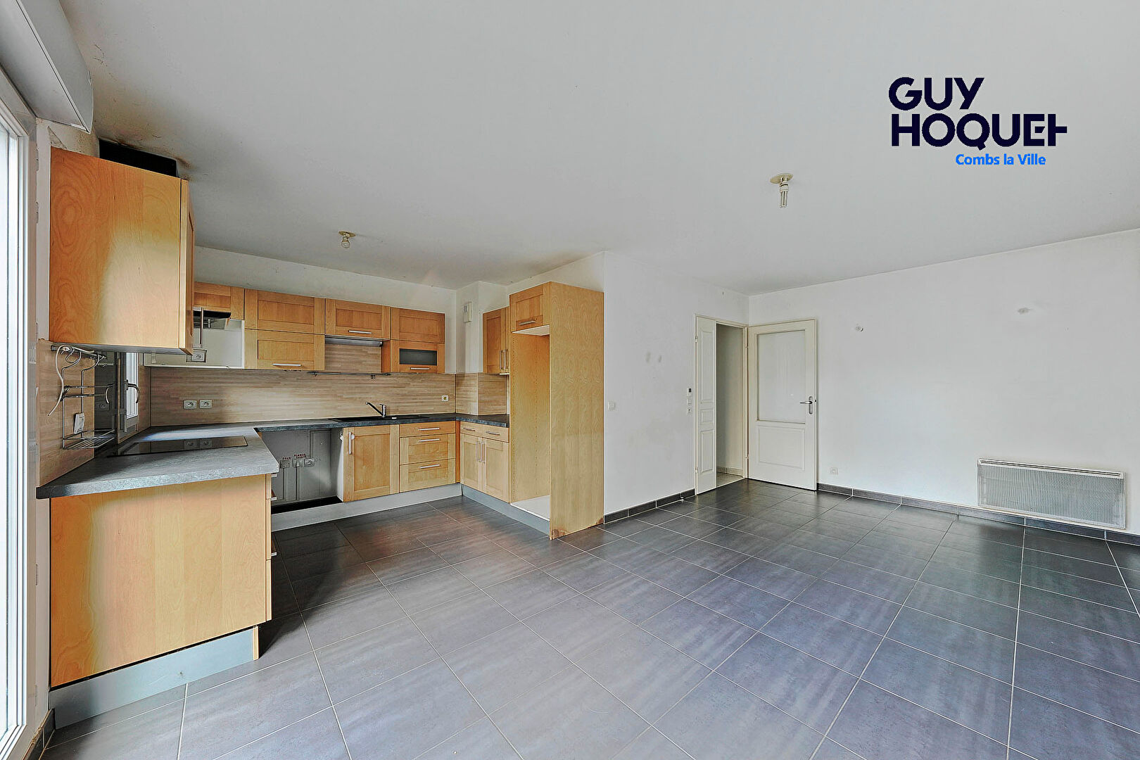 À vendre : Appartement 2 pièces à COMBS LA VILLE avec terrasse et box