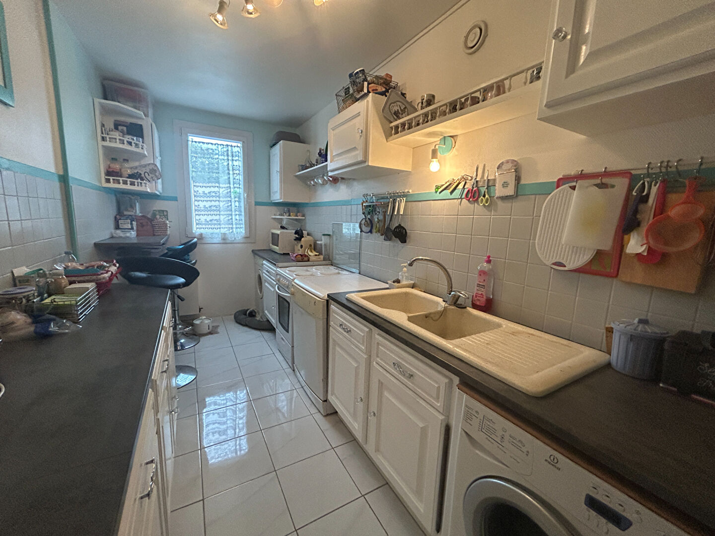 Appartement 4 pièce(s) 83 m2 - Ascenseur - Place de stationnement