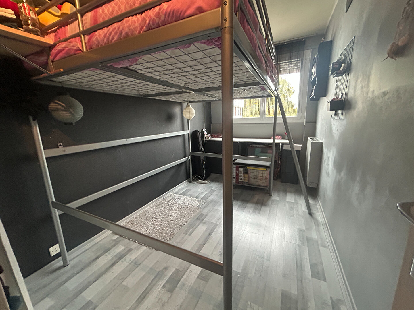 Appartement 4 pièce(s) 83 m2 - Ascenseur - Place de stationnement