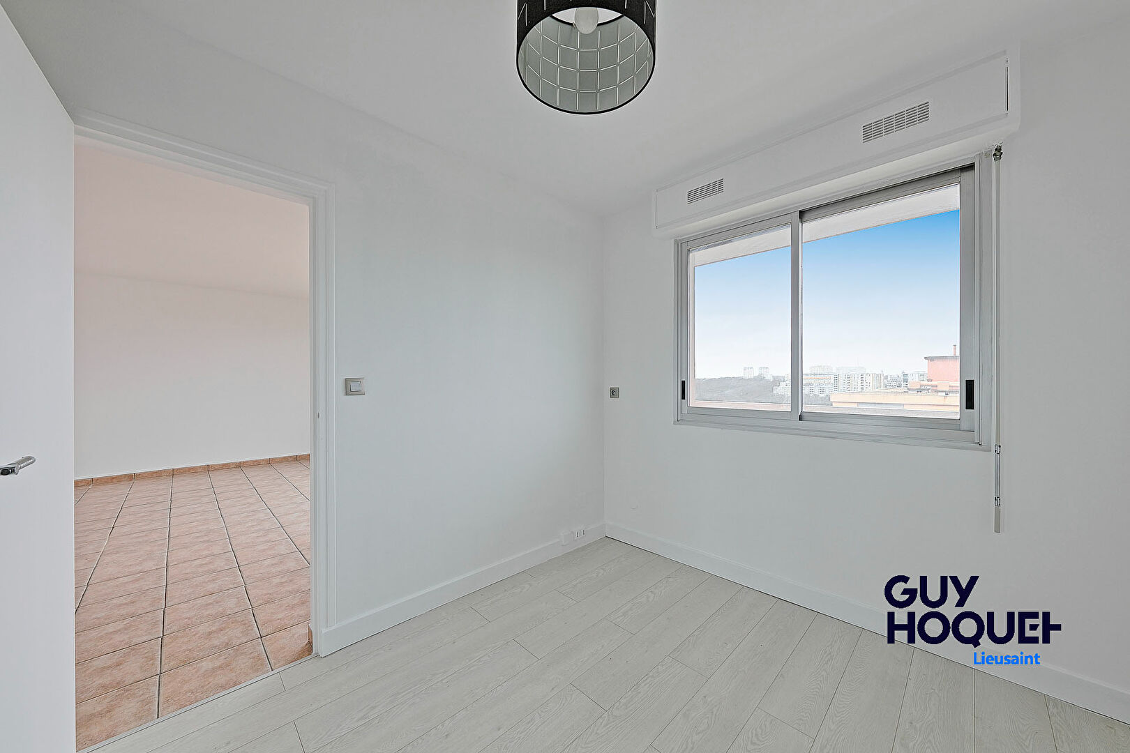 2 pièces - Terrasse - Parking - Cave - Ascenseur