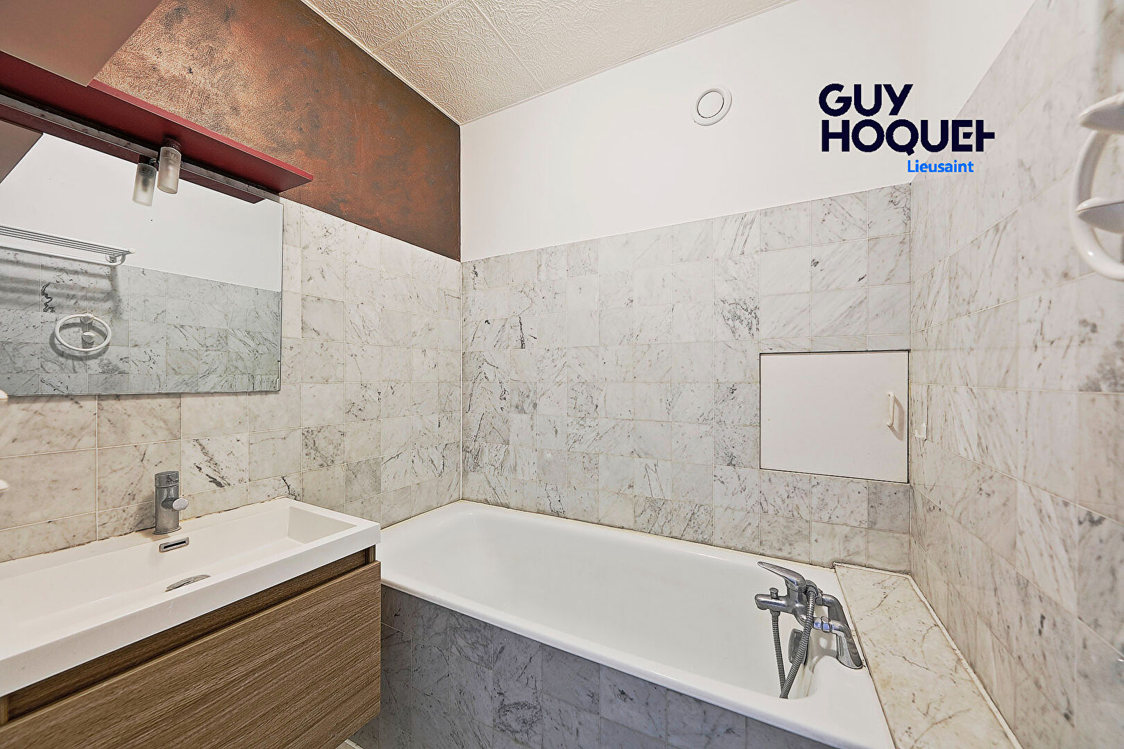 2 pièces - Terrasse - Parking - Cave - Ascenseur