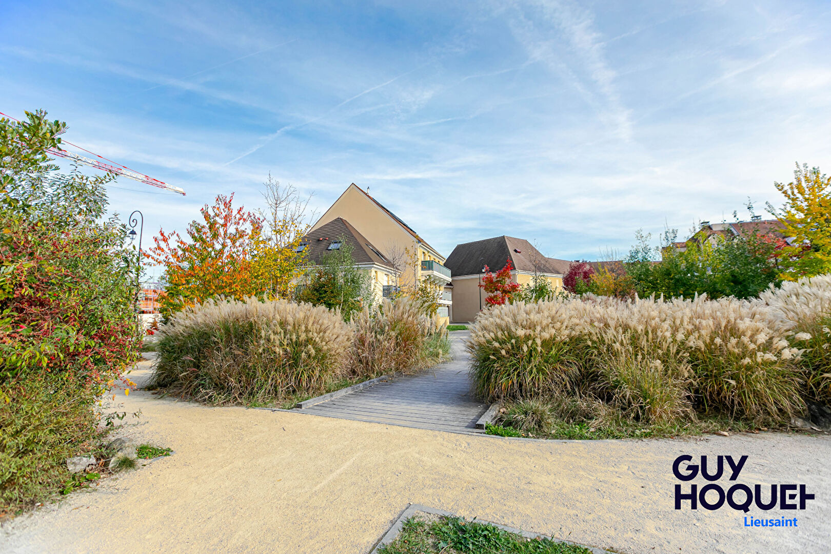 À vendre : Appartement F2 + BUREAU !!  GARAGE et BALCON !!  TRES BON ETAT !!