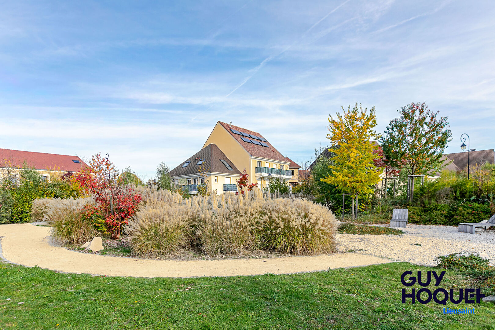 À vendre : Appartement F2 + BUREAU !!  GARAGE et BALCON !!  TRES BON ETAT !!