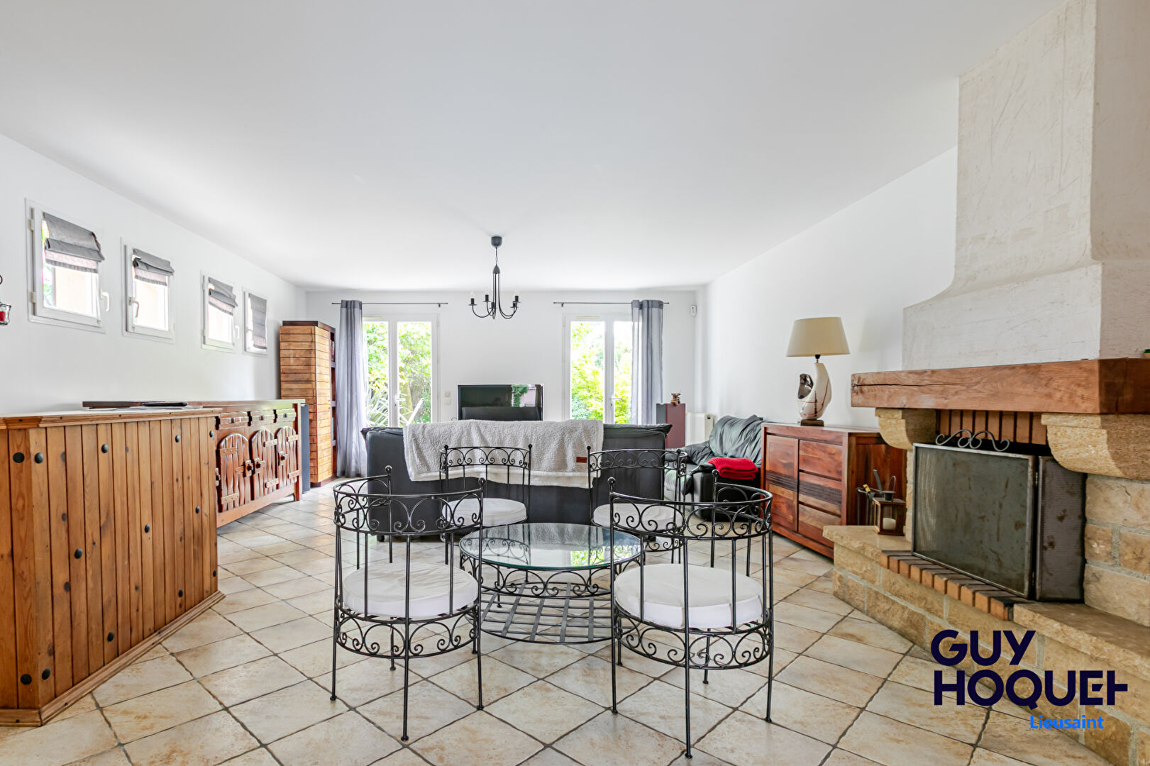 Maison spacieuse à vendre à Lieusaint - 5 chambres, jardin et garage