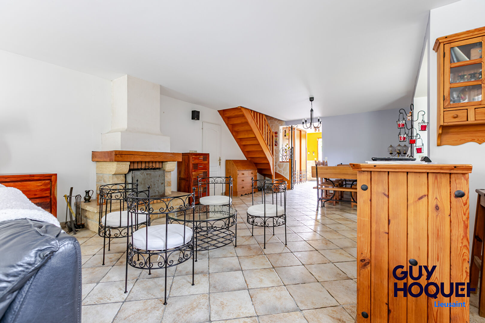 Maison spacieuse à vendre à Lieusaint - 5 chambres, jardin et garage