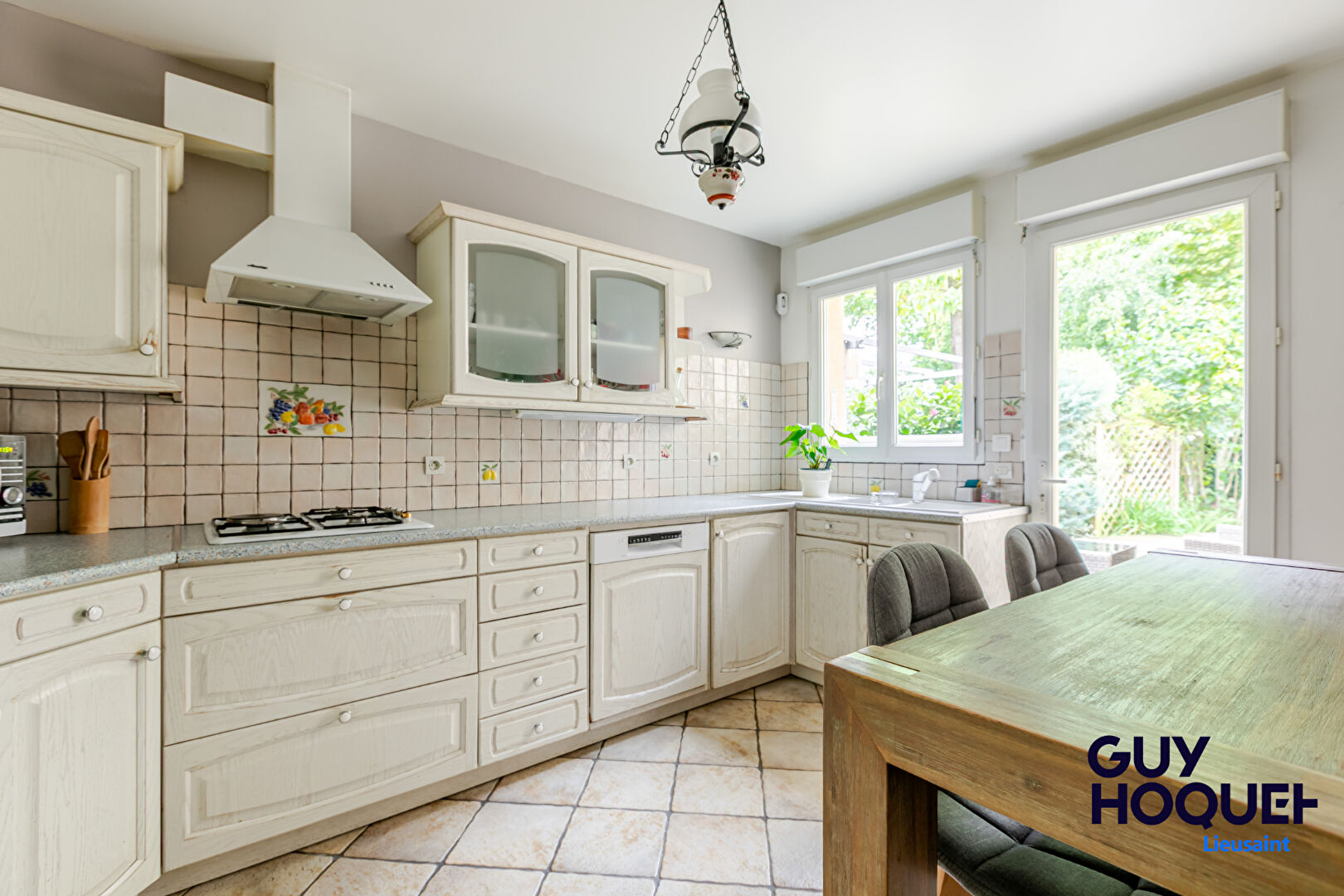 Maison spacieuse à vendre à Lieusaint - 5 chambres, jardin et garage