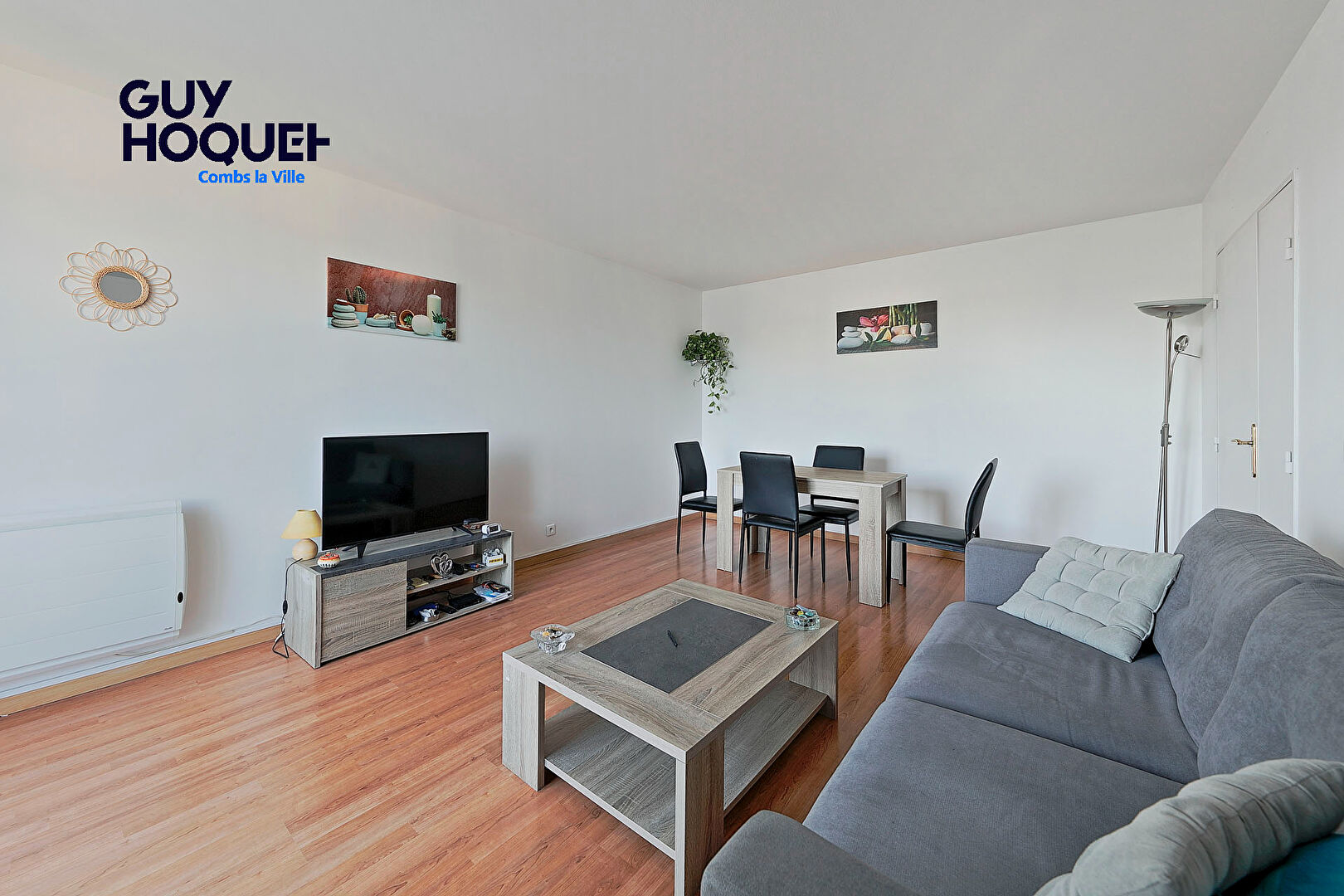 Appartement Combs La Ville 2 pièce(s), dernier étage - Balcon - Cave.