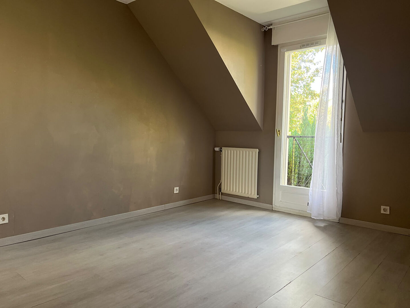 Maison individuelle 132 m2 - 4 chambres - bourg de Savigny