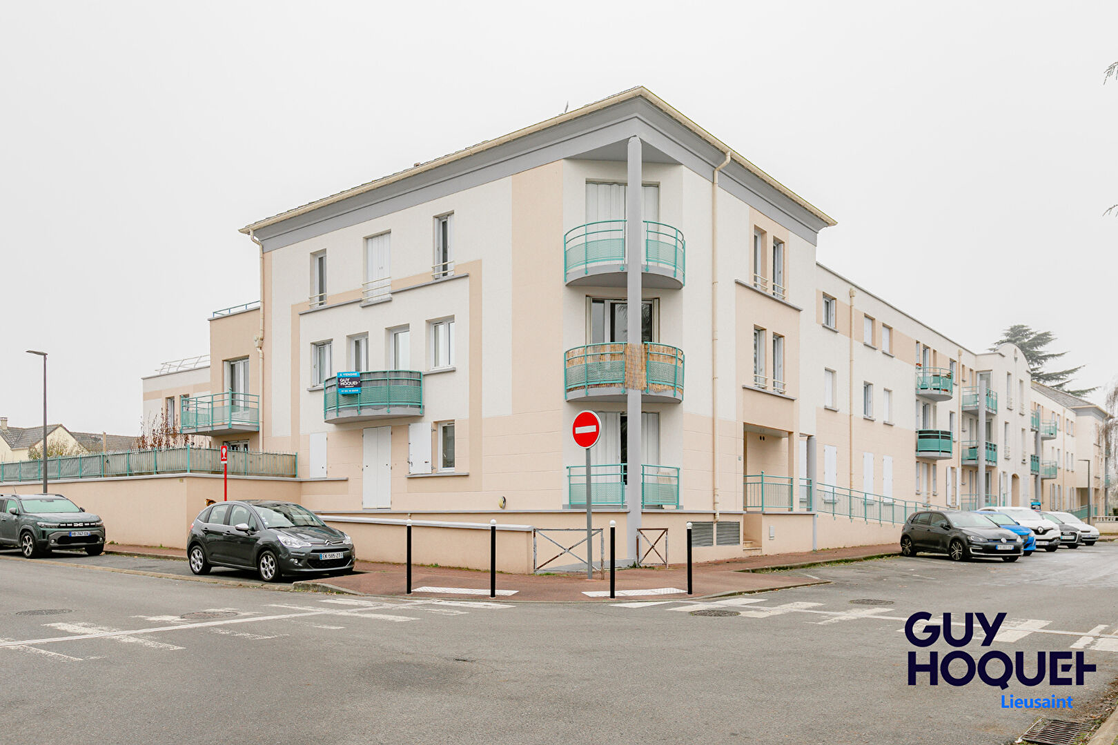 APPARTEMENT T2 SANS TRAVAUX ENTIEREMENT EQUIPEE !!