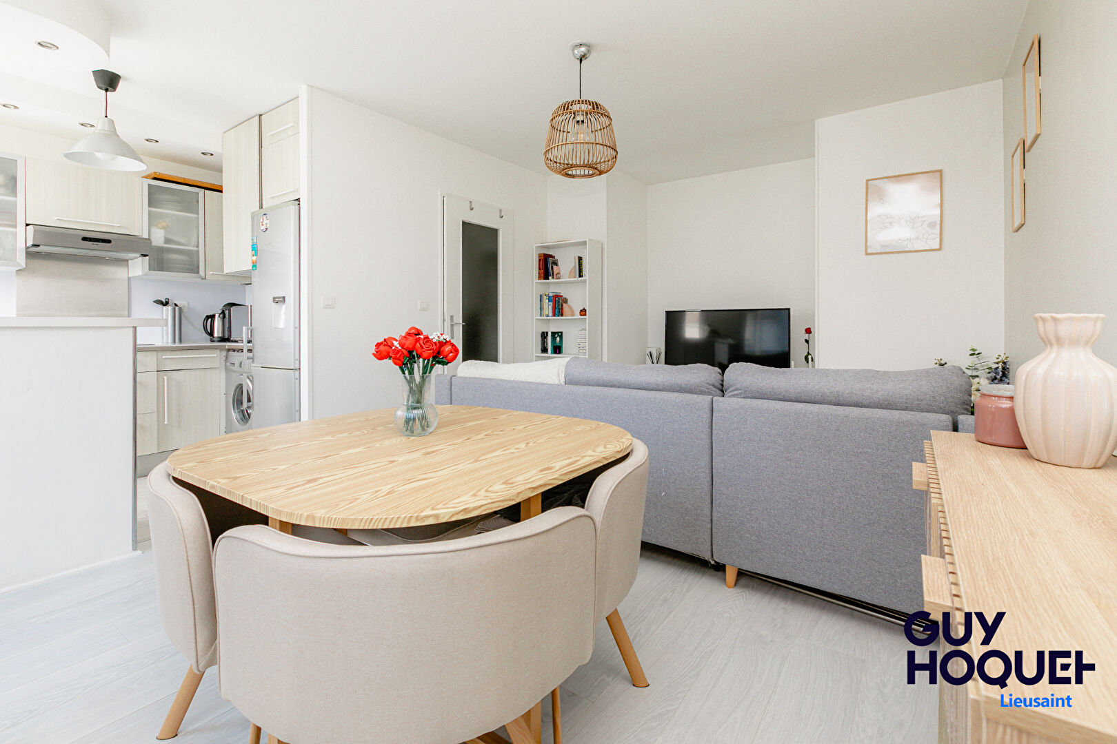 APPARTEMENT T2 SANS TRAVAUX ENTIEREMENT EQUIPEE !!