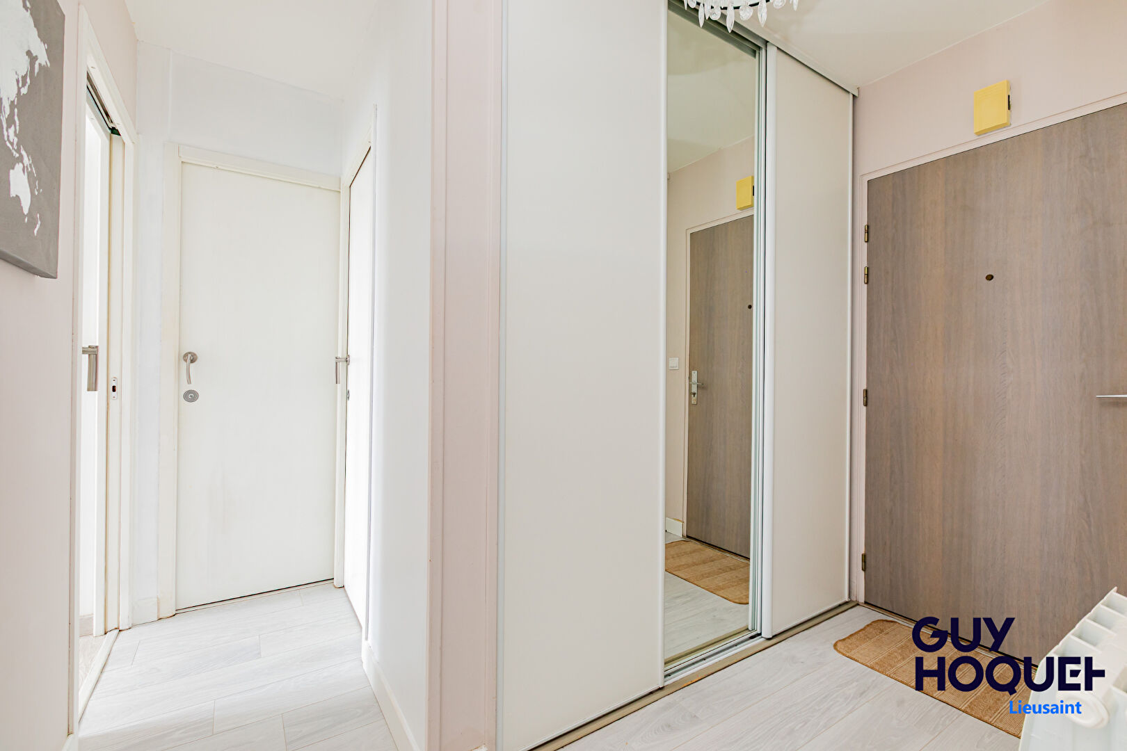 APPARTEMENT T2 SANS TRAVAUX ENTIEREMENT EQUIPEE !!