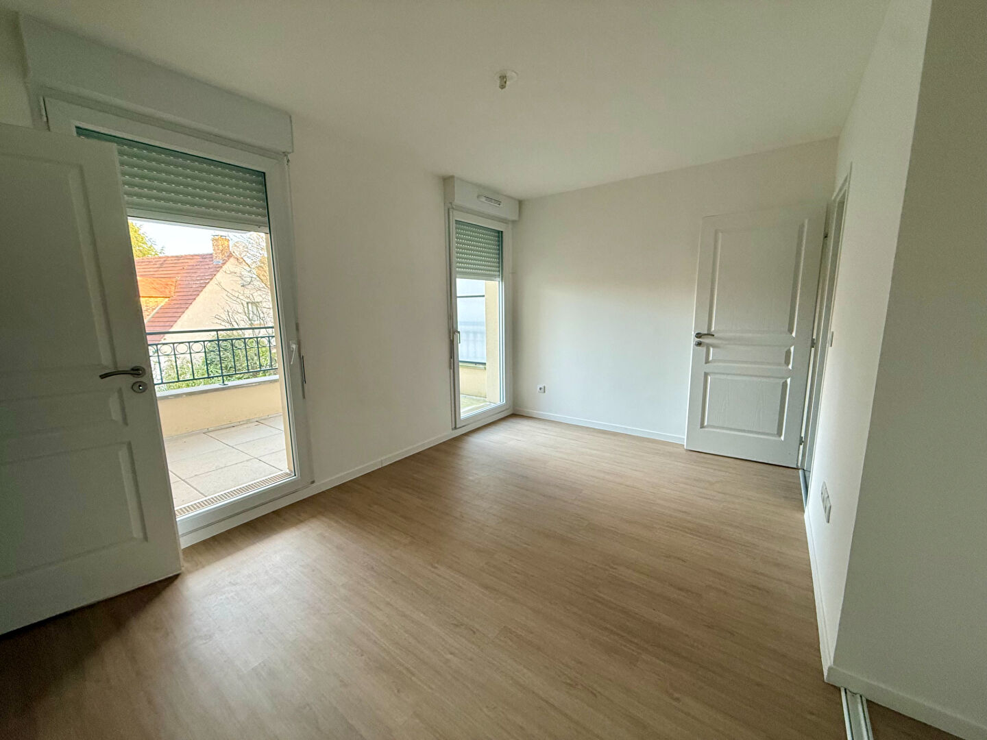 Appartement Saint Pierre Du Perray 2 pièce(s)  46.80 m2