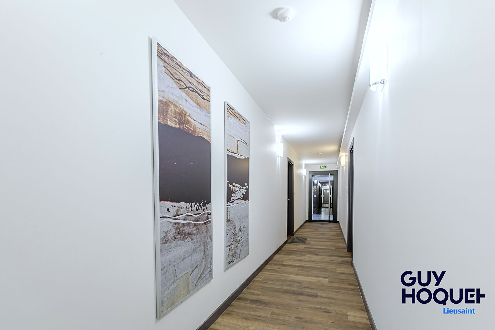 Appartement Lieusaint 2 pièce(s) avec terrasse et jardin, 2 places de parking !