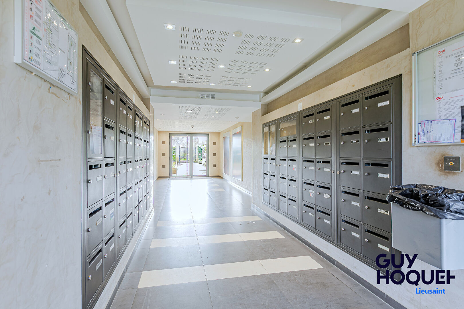 Appartement Lieusaint 2 pièce(s) avec terrasse et jardin, 2 places de parking !