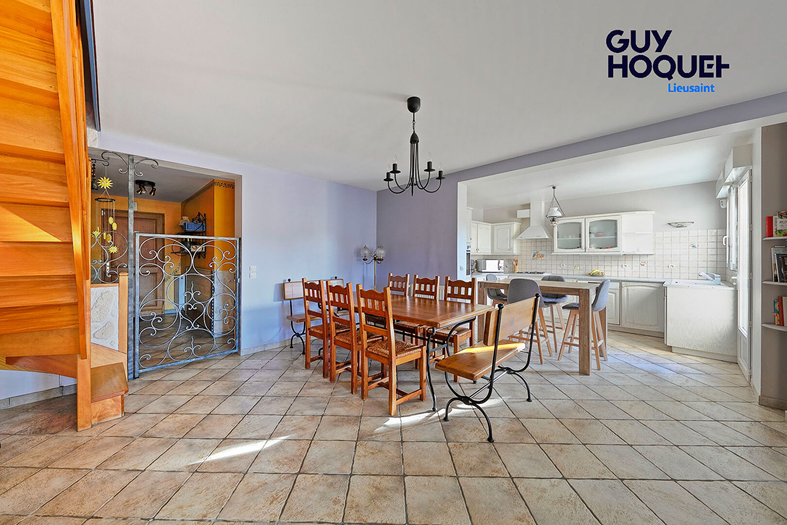 Magnifique maison spacieuse à vendre à Lieusaint - 5 chambres, jardin et garage